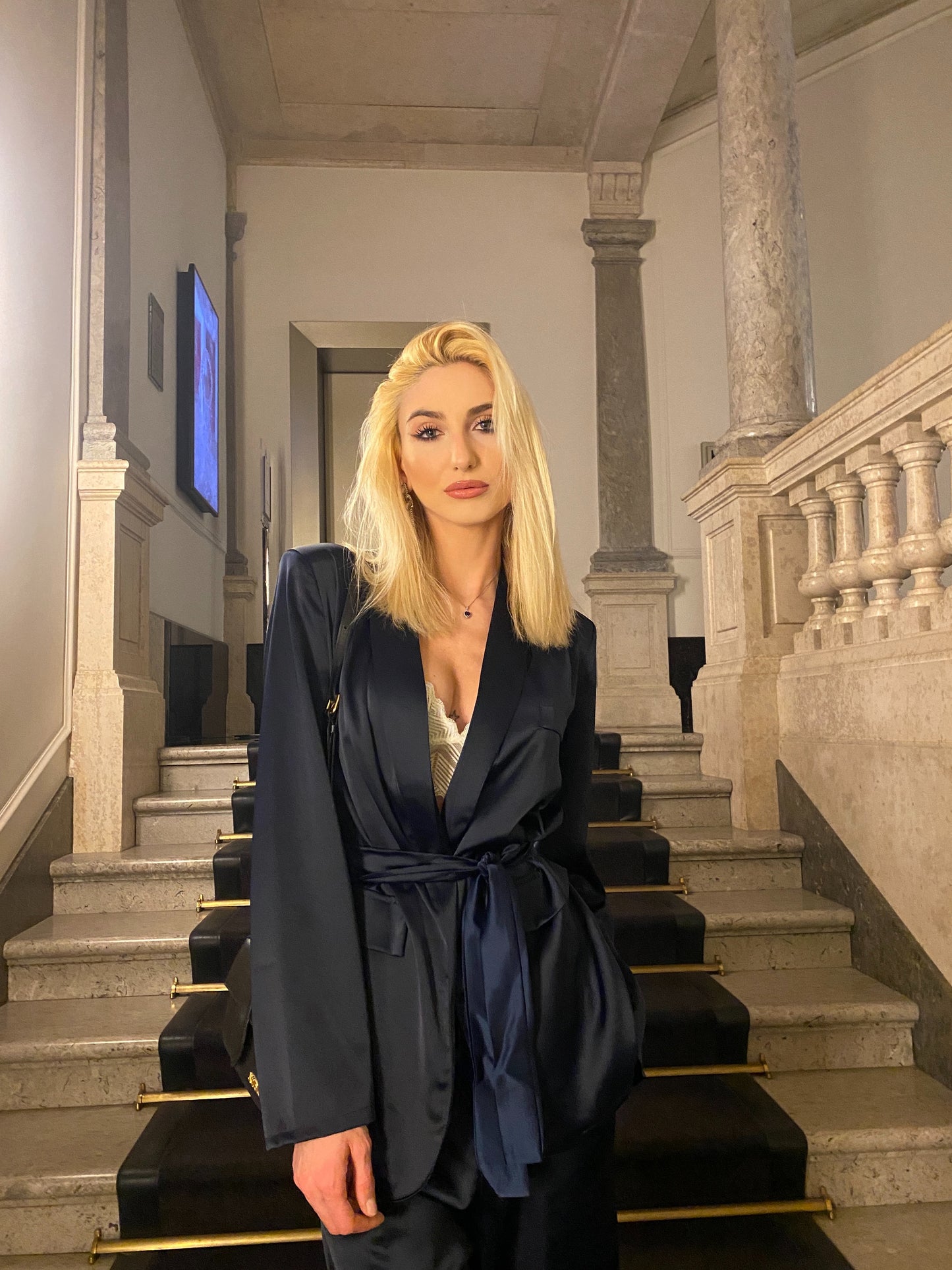 GISELLE midnight blue suit