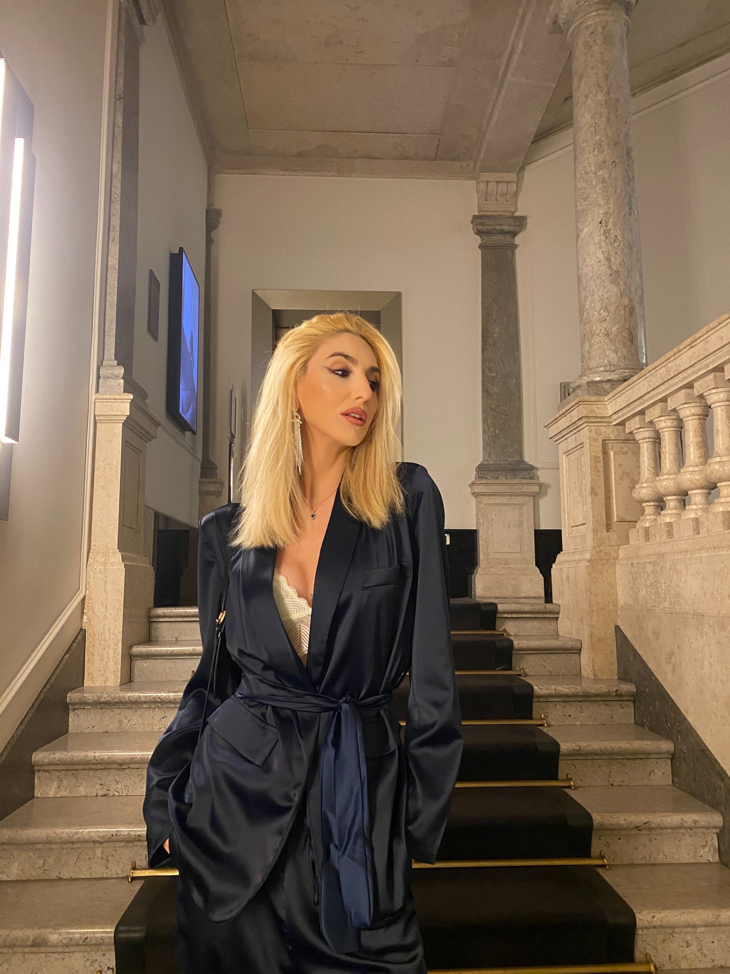 GISELLE midnight blue suit