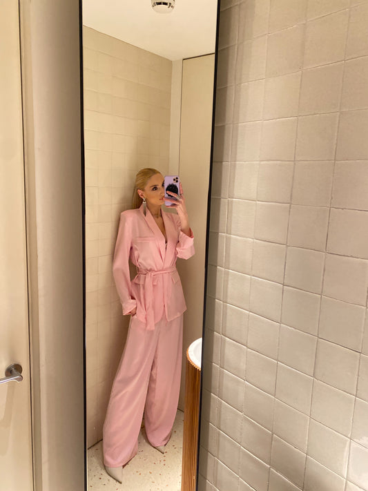 GISELLE pink suit