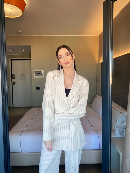 Tailleur gessato- panna